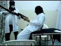 فلم خطيرللأطباء في السلمانية وبيدهم أسلحة نارية